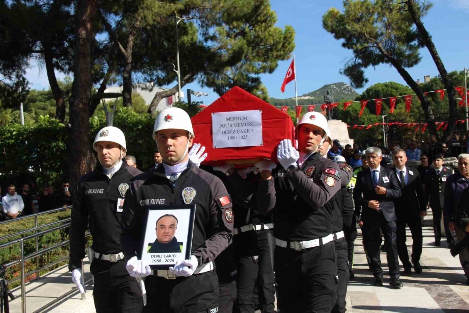 POLİS MEMURU ÇAKICI GÖZYAŞLARIYLA UĞURLANDI