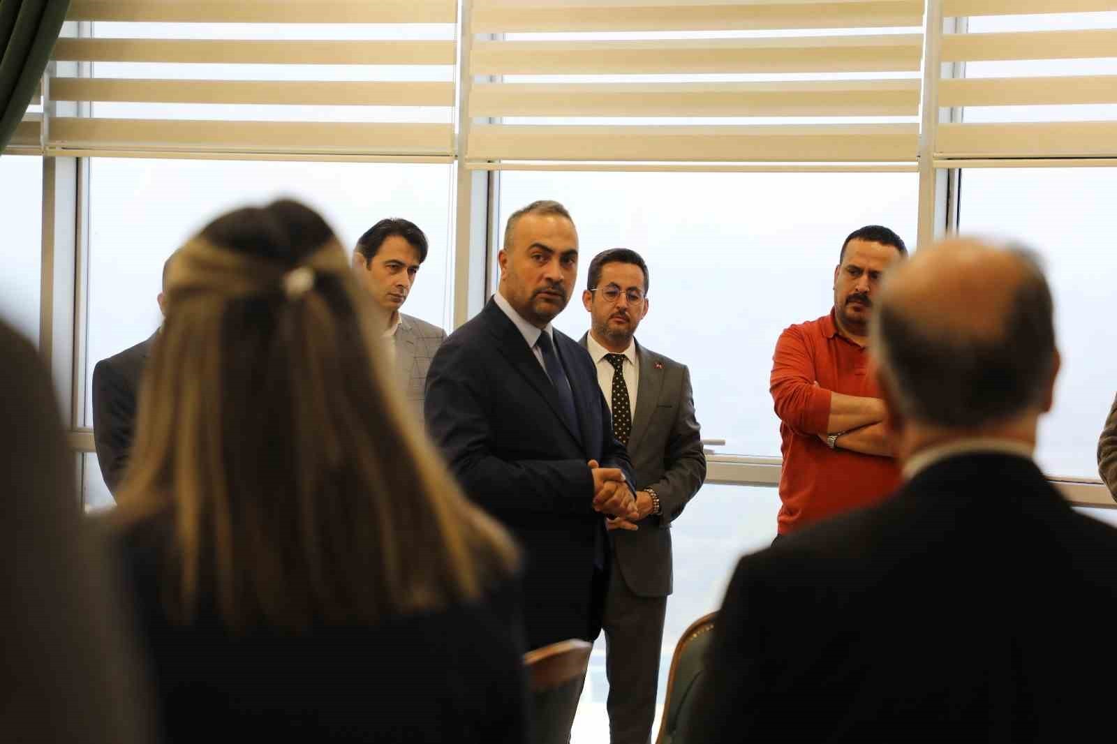 REKTÖR AKKAYA, BARÜ’LÜ "DÜNYANIN EN ETKİLİ BİLİM İNSANLARI" İLE BİR ARAYA GELDİ