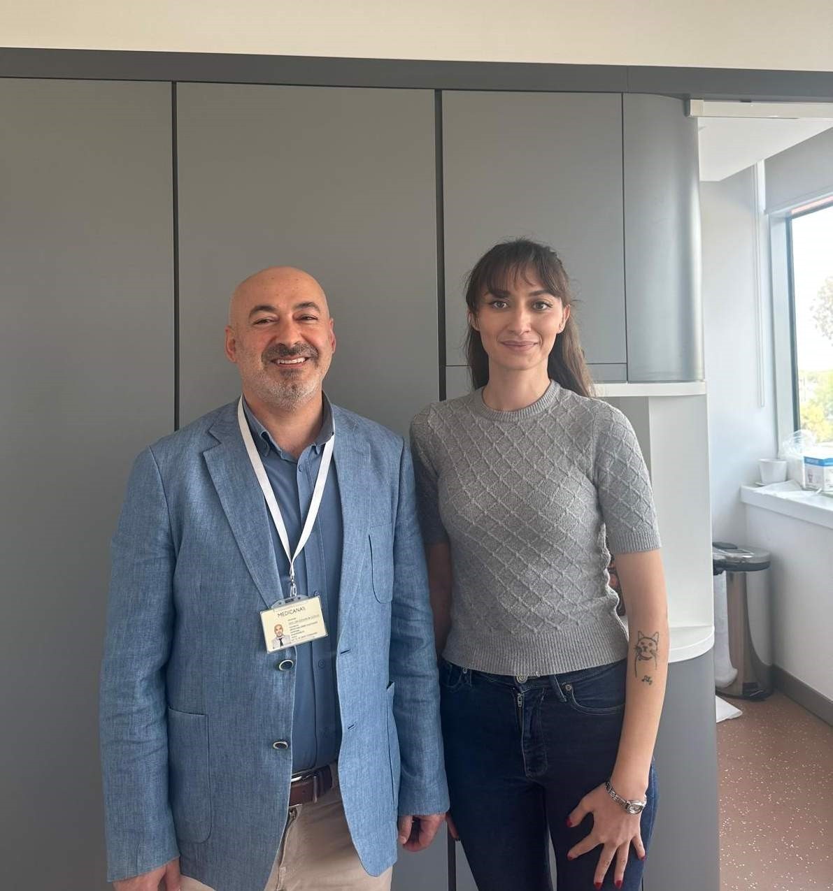 REYHAN YİĞİTSOY, MEDİCANA SAĞLIK GRUBU BEYİN VE SİNİR CERRAHİSİ BÖLÜMÜ’NDEN PROF. DR. ÖZHAN MERZUK...