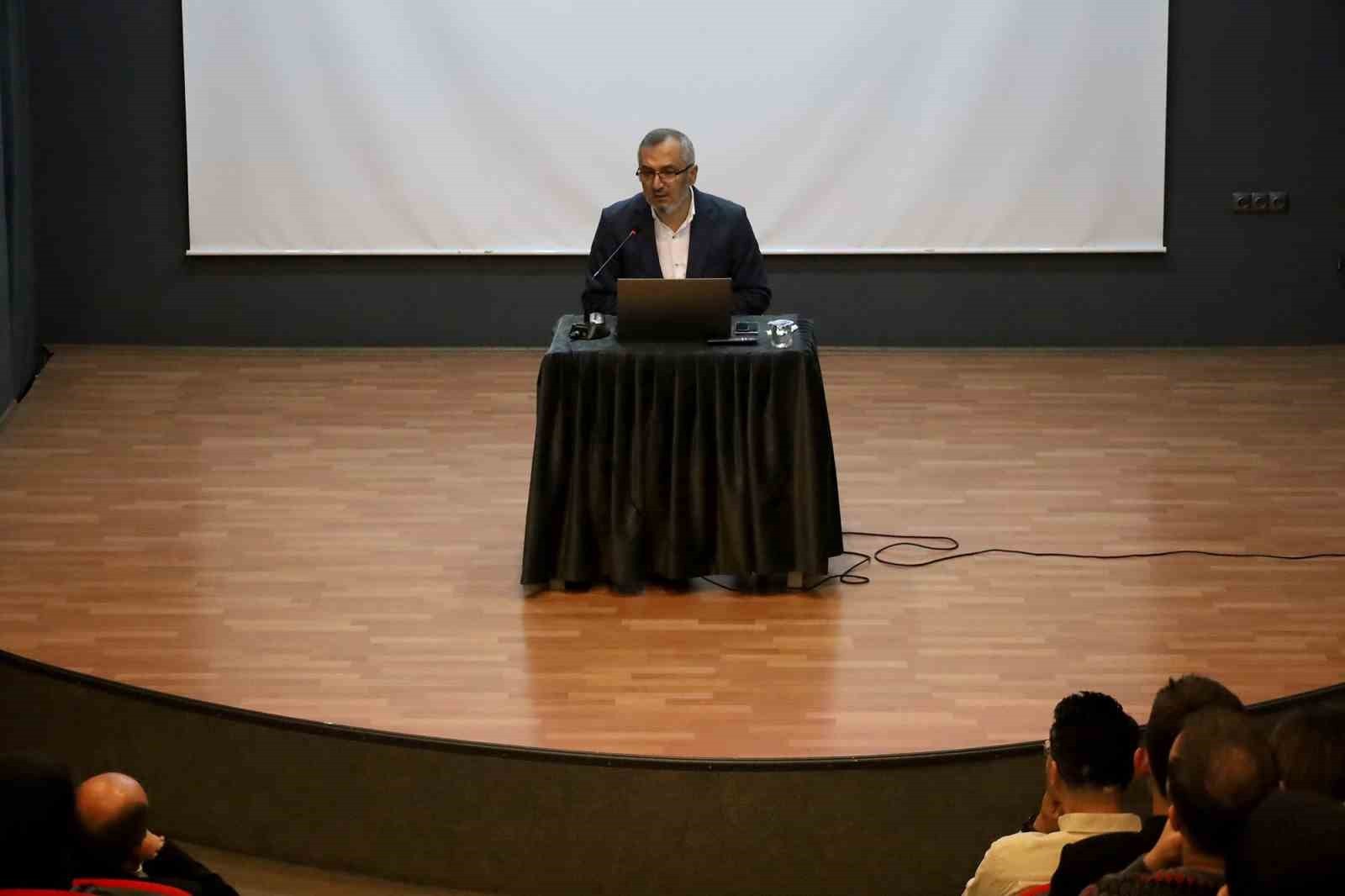 SAKARYA BÜYÜKŞEHİR AKADEMİ’DE GÜZ DÖNEMİ YOĞUN KATILIMLA BAŞLADI. DÖNEMİN İLK DERSİ ‘MESNEVİ...