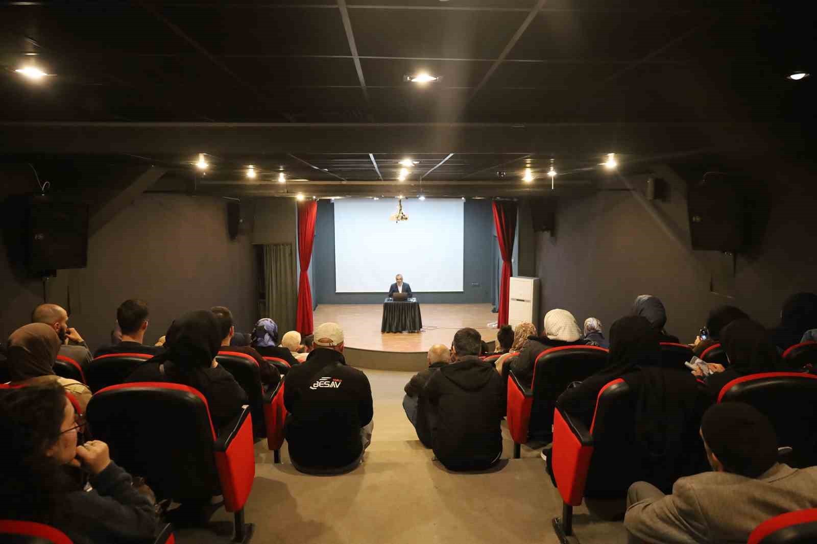 SAKARYA BÜYÜKŞEHİR AKADEMİ’DE GÜZ DÖNEMİ YOĞUN KATILIMLA BAŞLADI. DÖNEMİN İLK DERSİ ‘MESNEVİ...