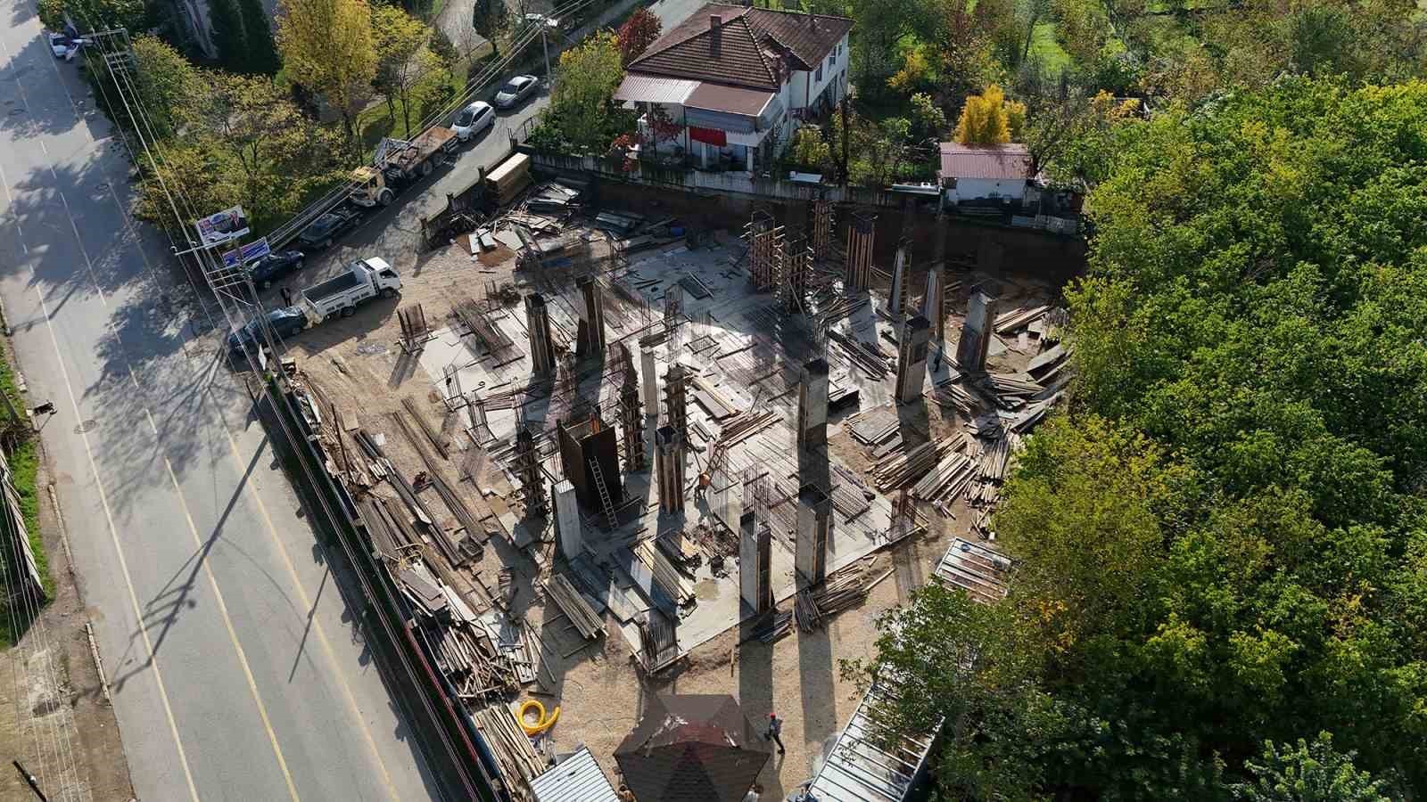 SAKARYA BÜYÜKŞEHİR BELEDİYESİ’NİN BİR SÜRE ÖNCE İNŞAATINA BAŞLADIĞI, İLÇEDEKİ BİNLERCE KİŞİNİN...