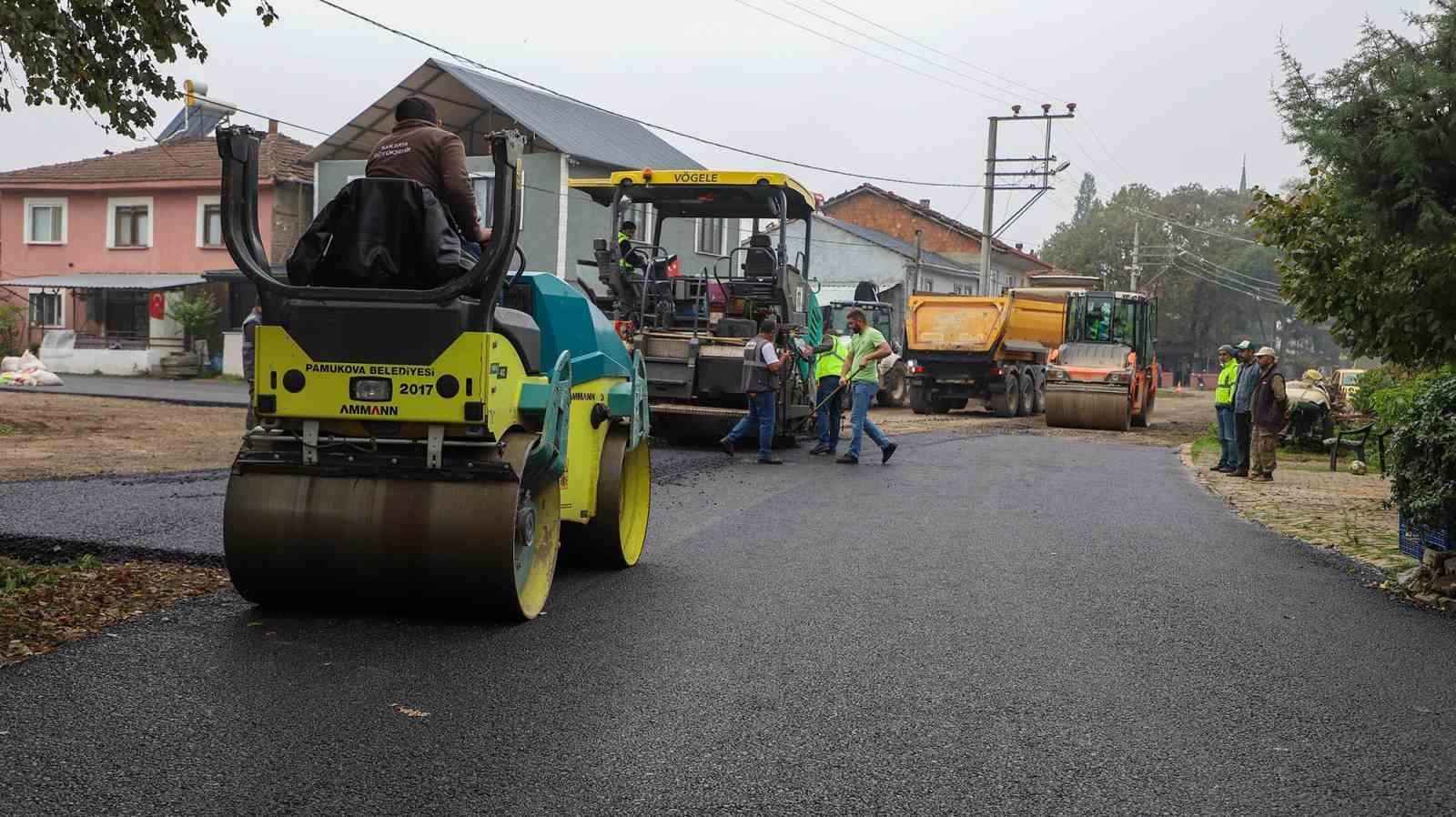 SAKARYA BÜYÜKŞEHİR BELEDİYESİ, PAMUKOVA KIRSAL MAHALLERİNDE BAŞLATTIĞI 16 KİLOMETRELİK SICAK...