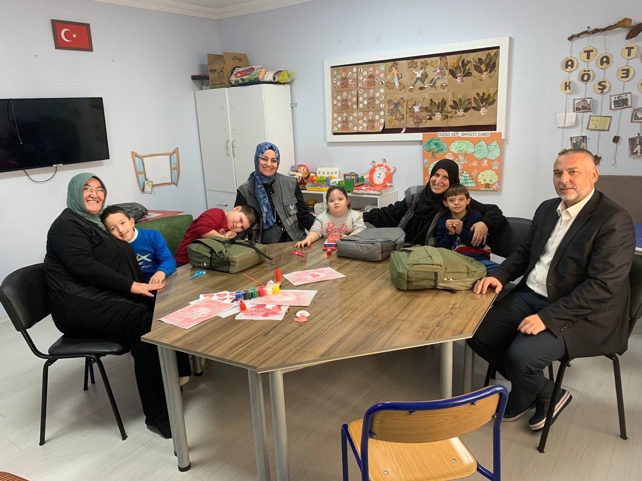 SAKARYA BÜYÜKŞEHİR BELEDİYESİ SOSYAL HİZMETLER DAİRESİ BAŞKANLIĞI EKİPLERİ, PAMUKOVA ÖZEL EĞİTİM...