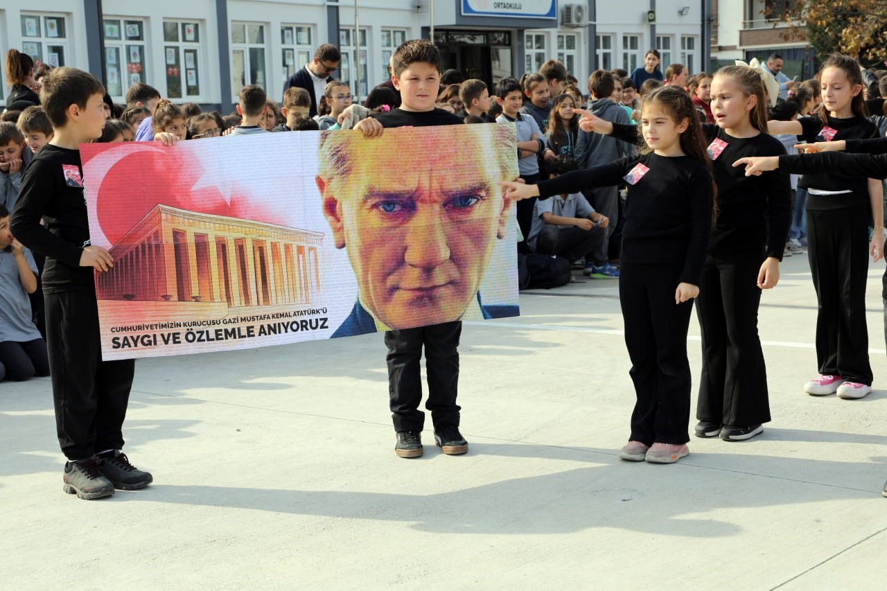 SAKARYA’NIN KARASU İLÇESİNDE BULUNAN FATİH SULTAN MEHMET İLKOKULU, 10 KASIM ATATÜRK’Ü ANMA GÜNÜ...