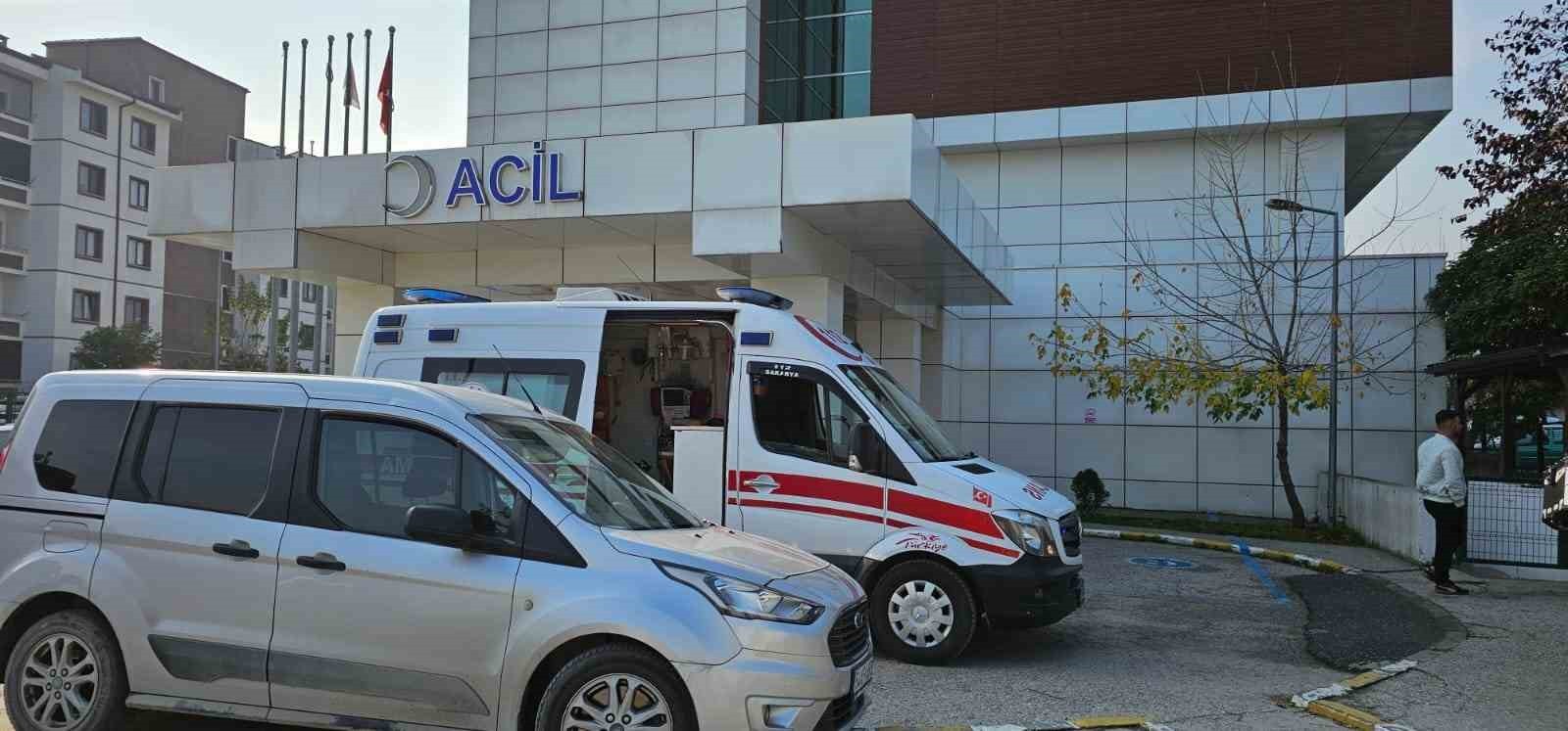 SAKARYA’NIN SAPANCA İLÇESİNDE SİTE İÇİNDEKİ BİR VİLLADA FENALAŞAN FİLİSTİN UYRUKLU 2 KİŞİ...