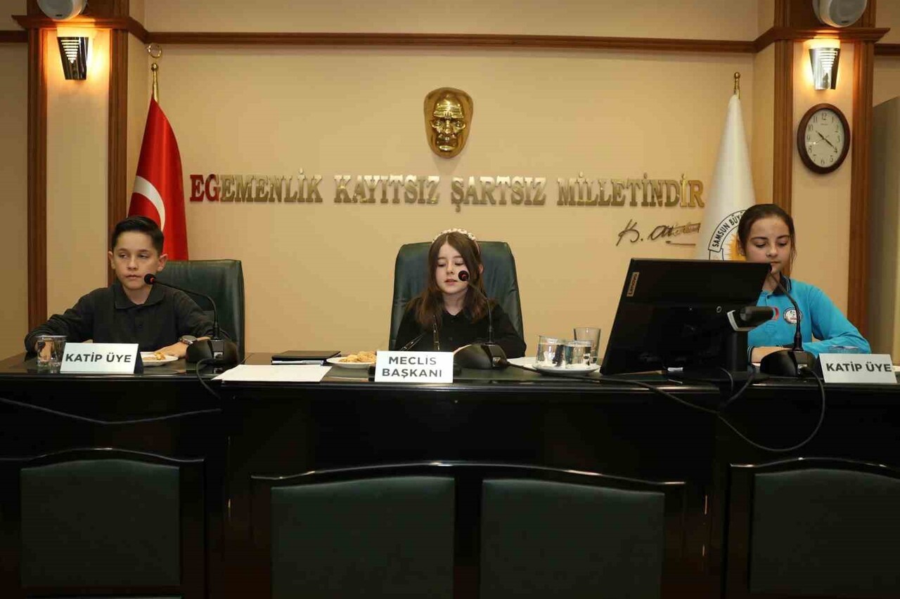 SAMSUN BÜYÜKŞEHİR BELEDİYESİ, DÜNYA ÇOCUK HAKLARI GÜNÜ KAPSAMINDA DÜZENLEDİĞİ PROGRAMLA 17 İLÇEDEN...