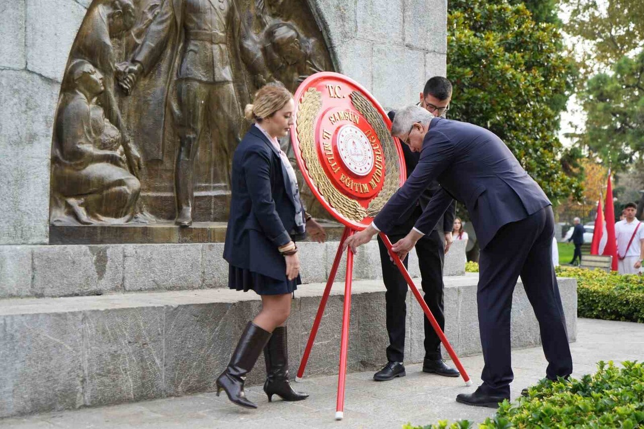SAMSUN’DA 24 KASIM ÖĞRETMENLER GÜNÜ, ATATÜRK ANITI'NDA YAPILAN TÖRENLE BAŞLADI. SAMSUN İL MİLLİ...