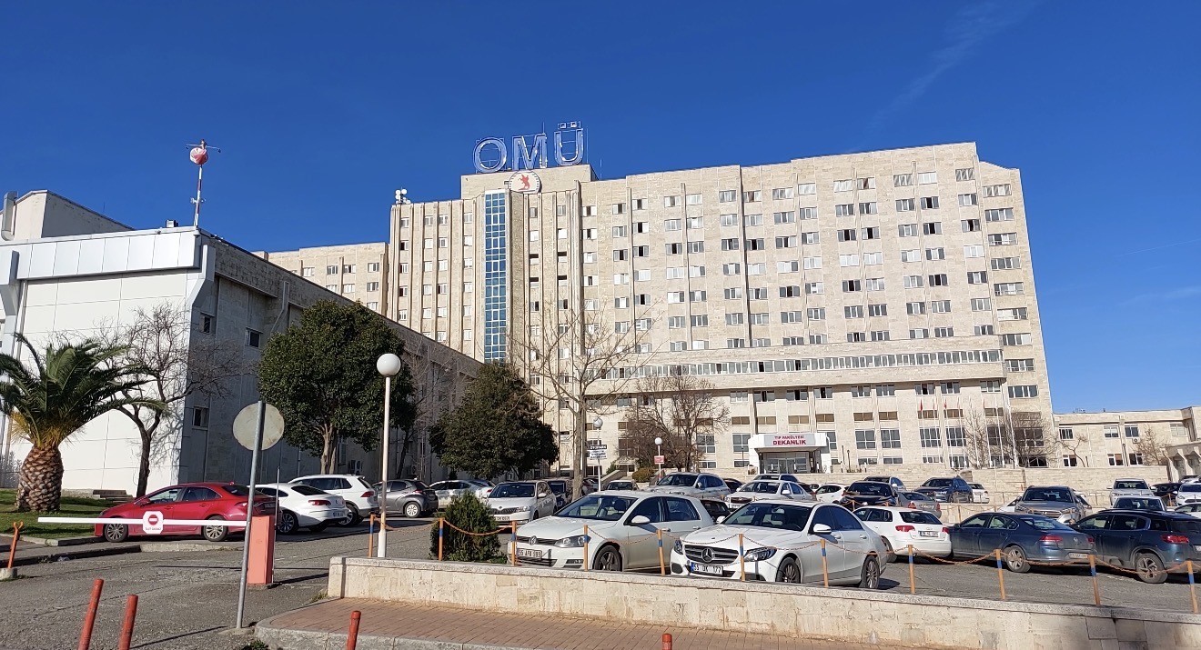 SAMSUN’DA ÖZEL BİR KOLEJDE EĞİTİM GÖREN 5 ÖĞRENCİ, YEDİKLERİ HAMBURGERDEN SONRA ZEHİRLENEREK...