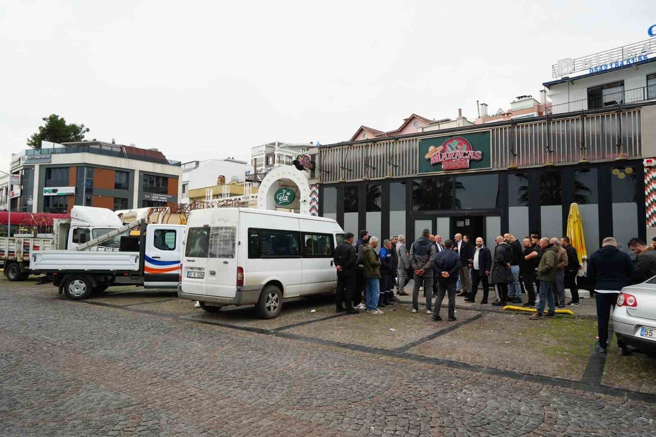 SAMSUN’UN ATAKUM İLÇESİNDE SAHİL HATTINDA BULUNAN BİR EĞLENCE MEKANINDA, KAÇAK YAPI GEREKÇESİYLE...