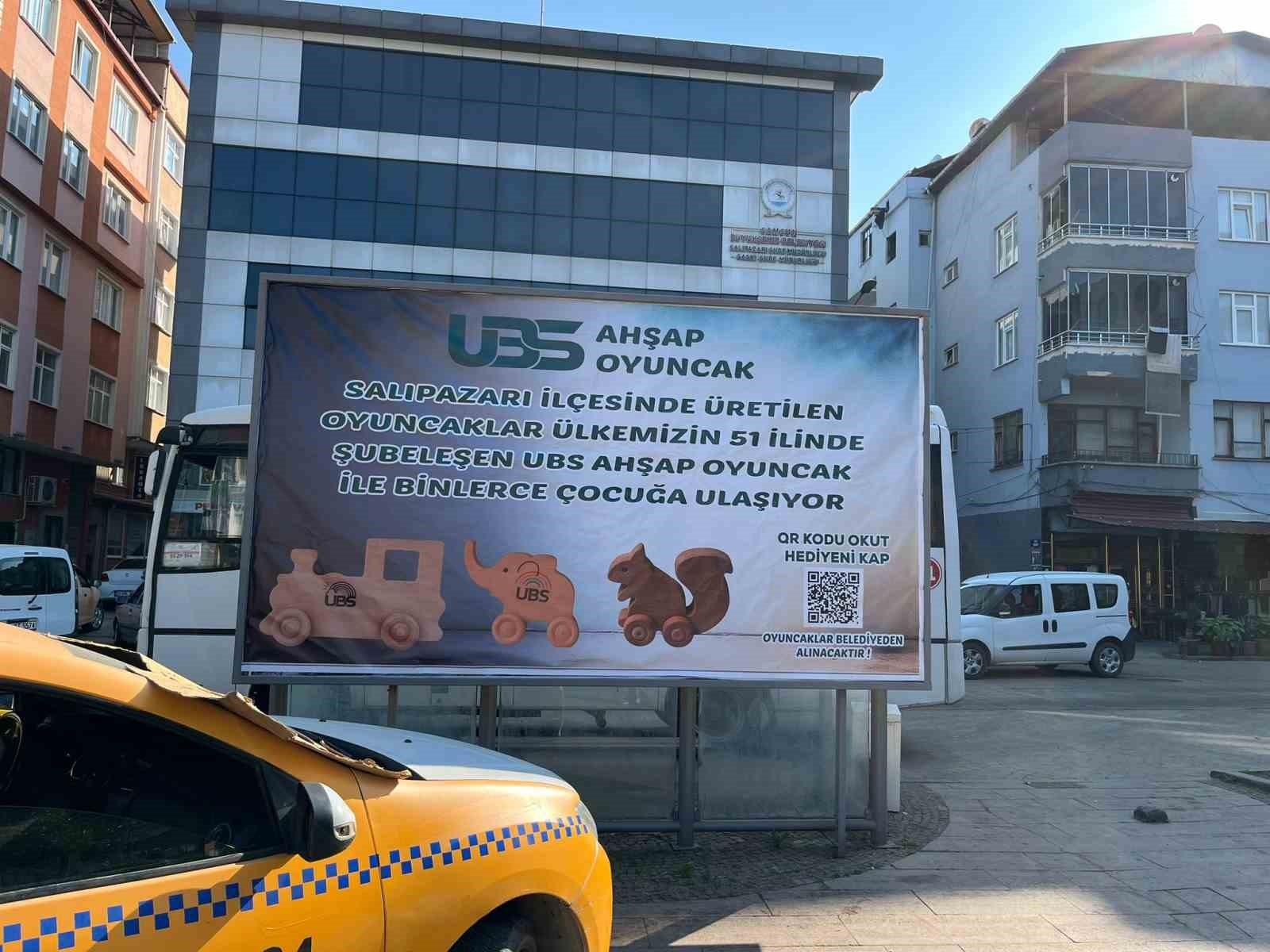 SAMSUN’UN SALIPAZARI İLÇESİNDE AHŞAP OYUNCAK ÜRETİMİ YAPAN BİR İŞ İNSANI, BAŞLATTIĞI SOSYAL...