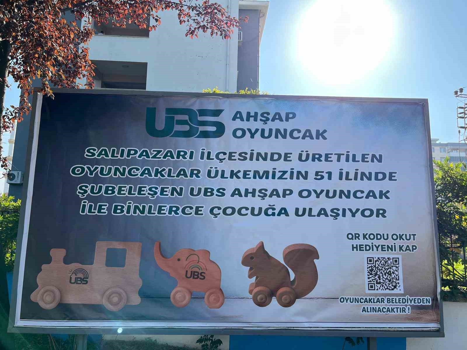 SAMSUN’UN SALIPAZARI İLÇESİNDE AHŞAP OYUNCAK ÜRETİMİ YAPAN BİR İŞ İNSANI, BAŞLATTIĞI SOSYAL...
