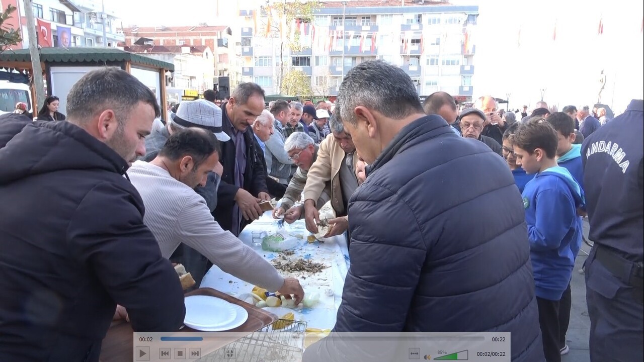 SAMSUN’UN YAKAKENT İLÇESİ, BU YIL DÜZENLENEN HAMSİ FESTİVALİ İLE BİNLERCE ZİYARETÇİYİ AĞIRLADI....