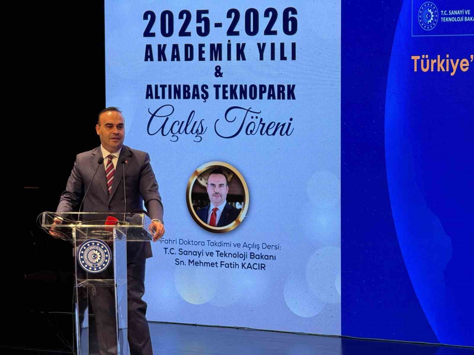 SANAYİ VE TEKNOLOJİ BAKANI MEHMET FATİH KACIR, İSTANBUL’DA ALTINBAŞ ÜNİVERSİTESİ 2025-26 AKADEMİK...