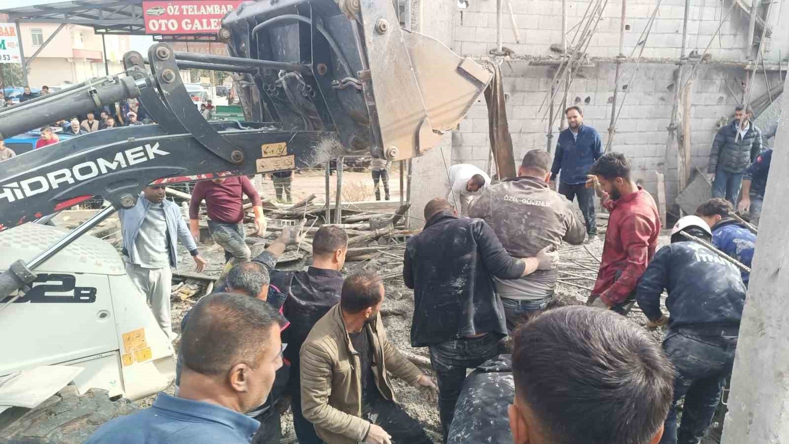 ŞANLIURFA'DA 2 KATLI İNŞAATTA GÖÇÜK: 5 İŞÇİ ALTINDA KALDI   ŞANLIURFA'DA 2 KATLI İNŞAATTA GÖÇÜK: 5...