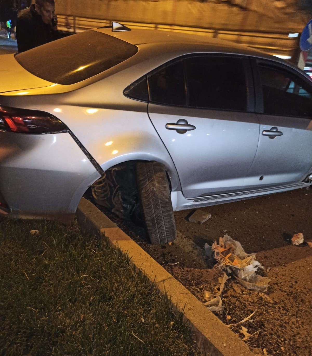 ŞANLIURFA’NIN HİLVAN İLÇESİNDE MEYDANA GELEN TRAFİK KAZASINDA 3 KİŞİ YARALANDI.