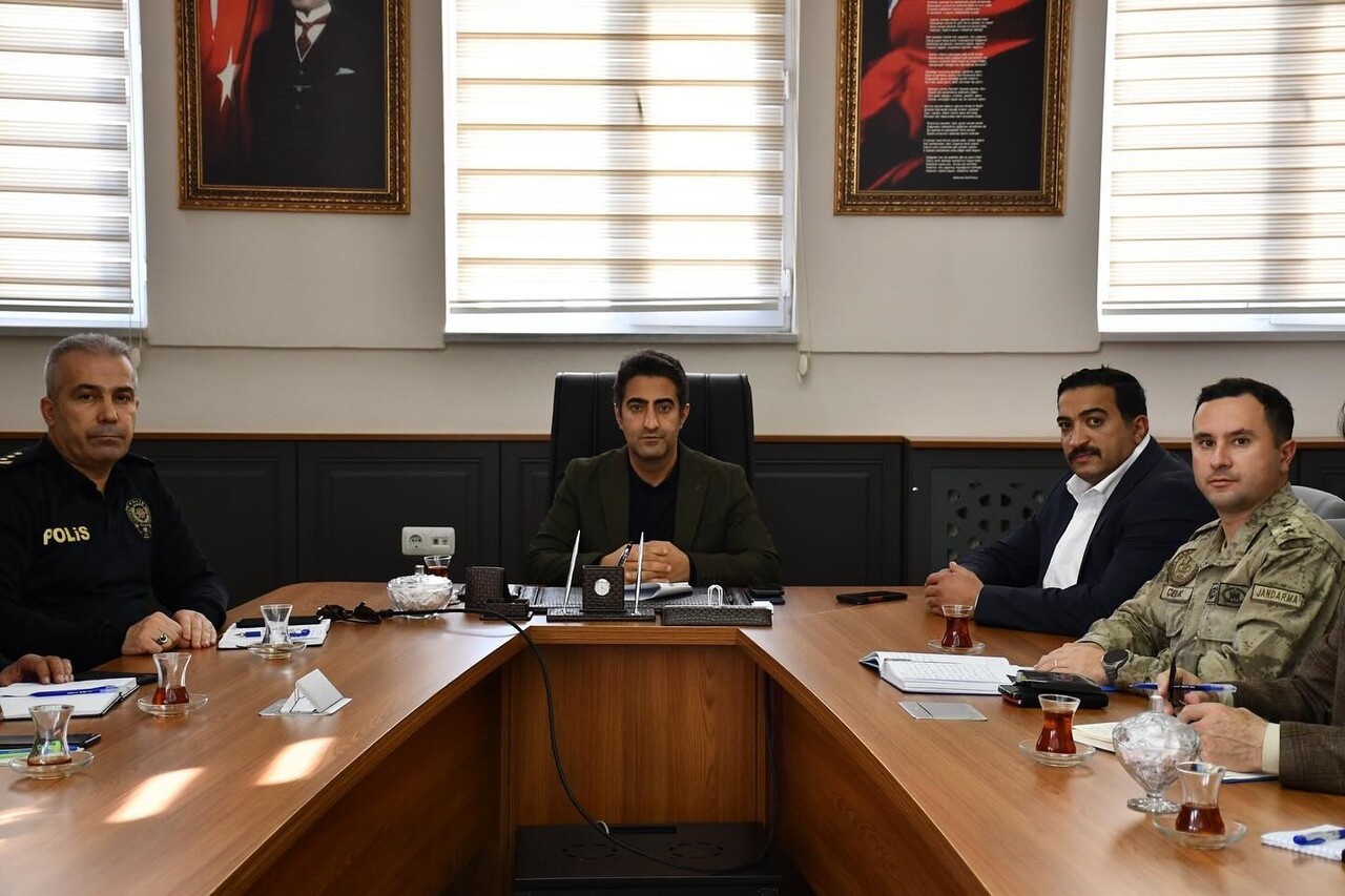 SARIKAMIŞ’TA KIŞ TEDBİRLERİ TOPLANTISI YAPILDI(KARS-İHA)