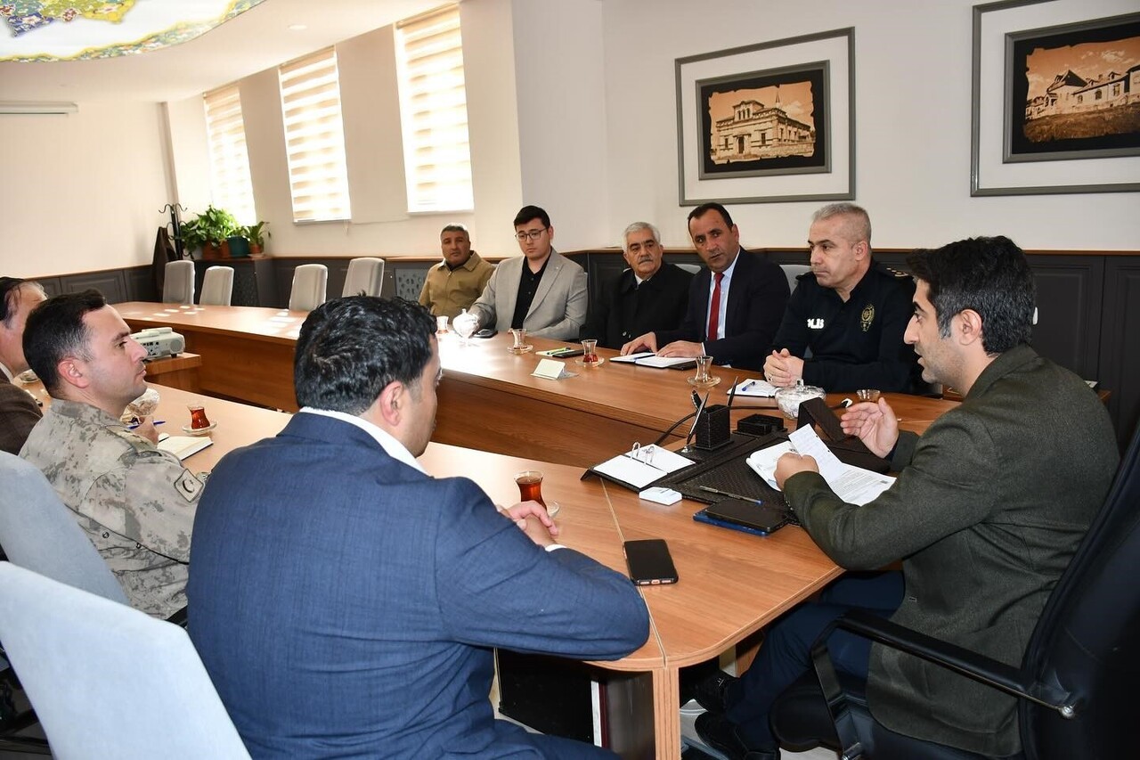 SARIKAMIŞ’TA KIŞ TEDBİRLERİ TOPLANTISI YAPILDI(KARS-İHA)