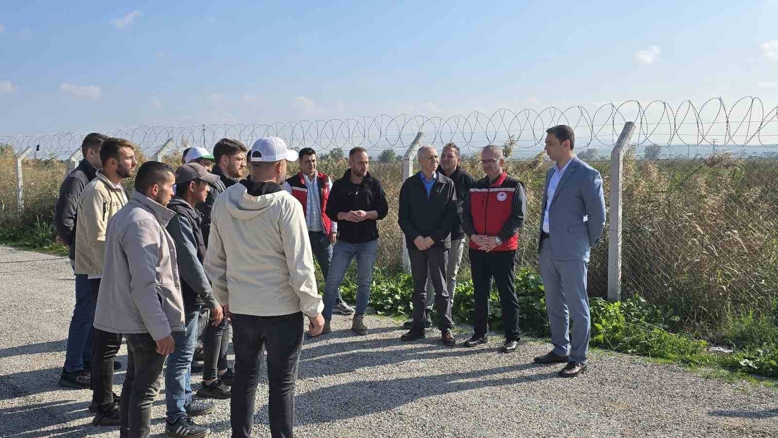 SARUHANLI KAYMAKAMI MURAT ACAR, İLÇE TARIM VE ORMAN MÜDÜRÜ ALİ TUNÇEL İLE BİRLİKTE HACIMUSA...