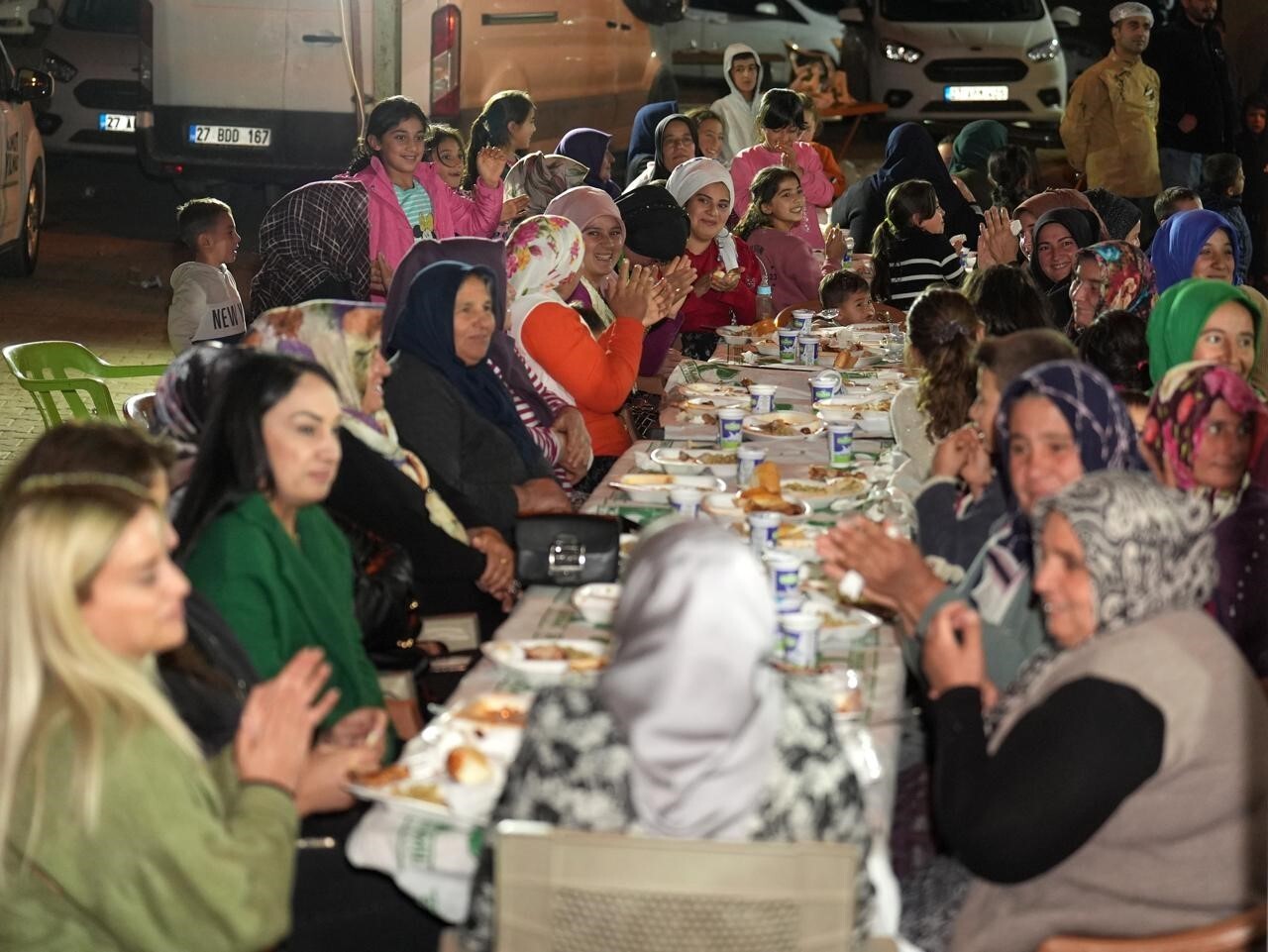 ŞEHİTKAMİL BELEDİYE BAŞKANI UMUT YILMAZ, KOZLUYAZI MAHALLESİ’NDE BÖLGE MAHALLE MUHTARLARI VE...