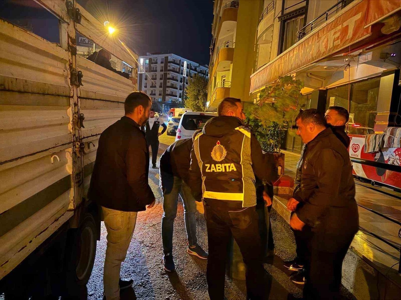 SİİRT’TE ZABITA DENETİMLERİ KAPSAMINDA KURALLARA UYMAYAN 10 İŞ YERİNE 29 BİN 530 CEZAİ İŞLEM...