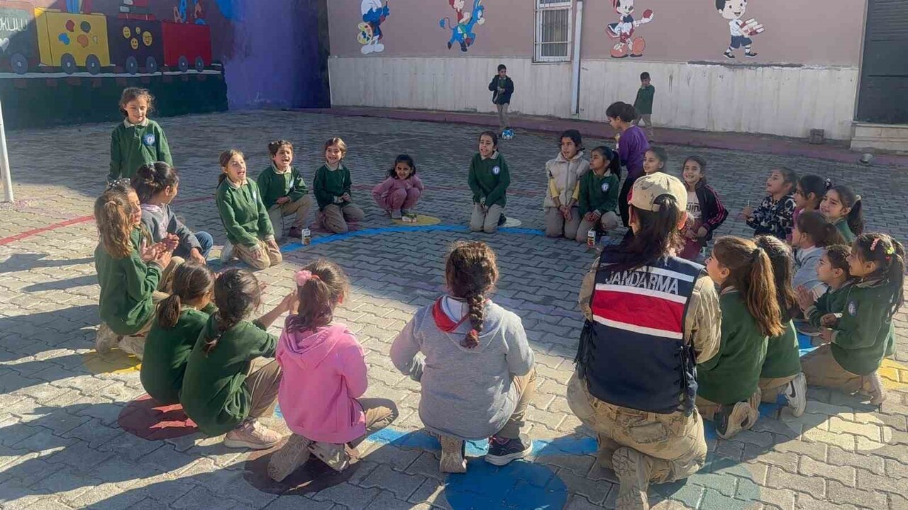 SİİRT VALİLİĞİ  İL JANDARMA KOMUTANLIĞINCA GÖREVLENDİRİLEN EKİPLER, 20 KASIM DÜNYA ÇOCUK HAKLARI...