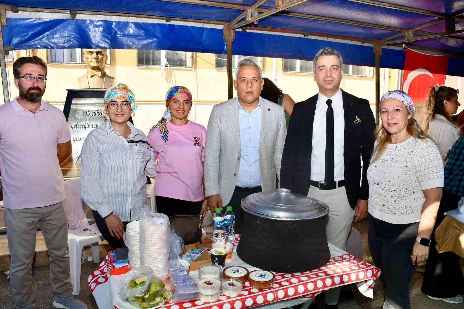 SİLİFKE’DE DÜZENLENEN KERMESTE EL EMEĞİ ÜRÜNLER SERGİLENDİ