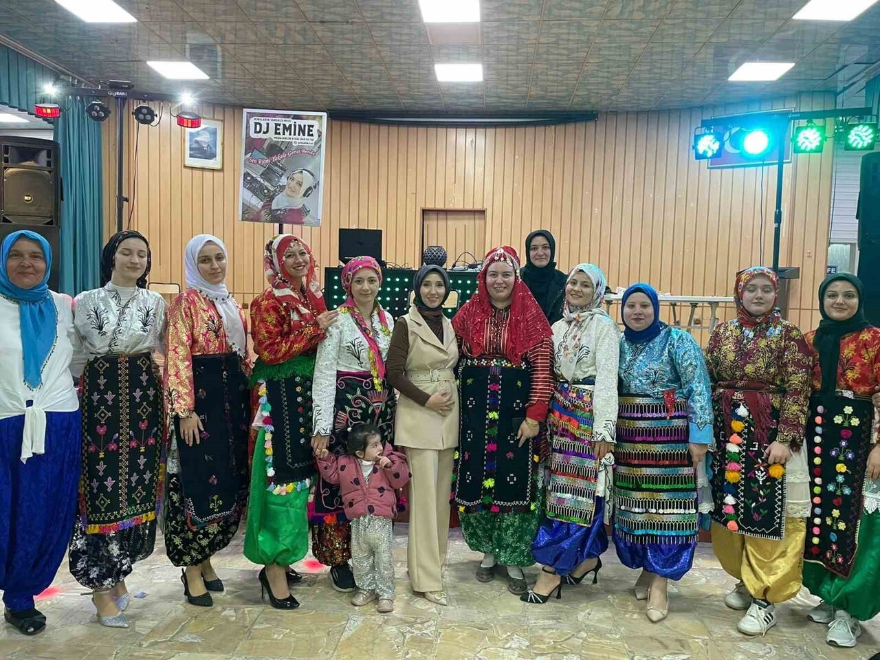 SİMAV’DA KADINLAR TARAFINDAN DÜZENLENEN "ÜÇ ETEK GECESİ"  İLGİ GÖRDÜ