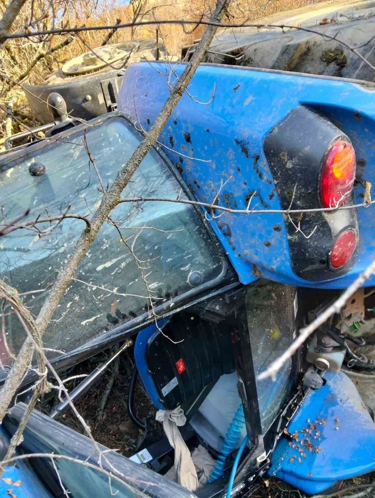 SİNOP’UN BOYABAT İLÇESİNDE MEYDANA GELEN TRAKTÖR KAZASINDA İLK ALINAN BİLGİLERE GÖRE 1'İ AĞIR ÜÇ...