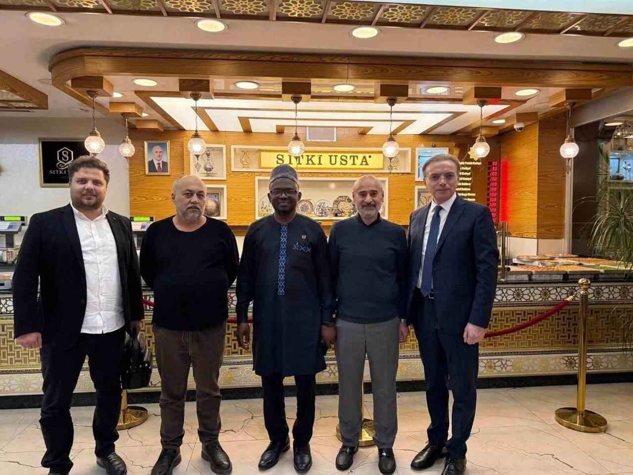 SITKI USTA ÇUKURAMBAR ŞUBESİ, GANA BÜYÜKELÇİSİ SHEİKH ABDUL NASİRU-DEEN BERABERİNDEKİ HEYETE EV...