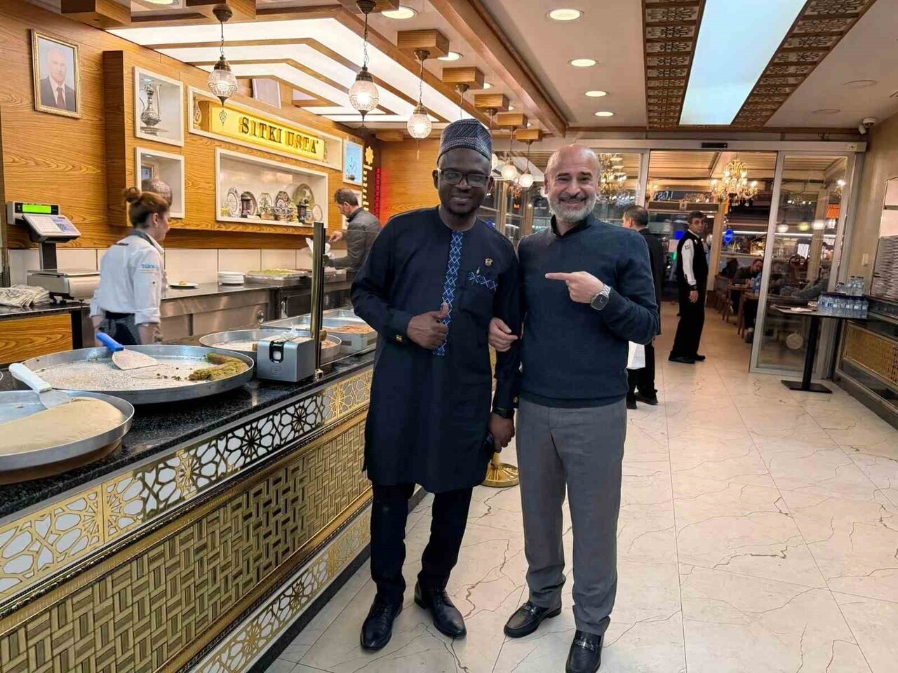 SITKI USTA ÇUKURAMBAR ŞUBESİ, GANA BÜYÜKELÇİSİ SHEİKH ABDUL NASİRU-DEEN BERABERİNDEKİ HEYETE EV...