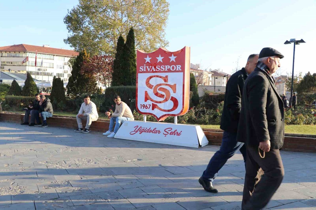 SİVASSPOR’UN YAZ TRANSFERİ LUAN CAMPOS'UN, İLK YARIYI TAMAMLAMADAN ADETA SİVAS’TAN KAÇMASI 2009...