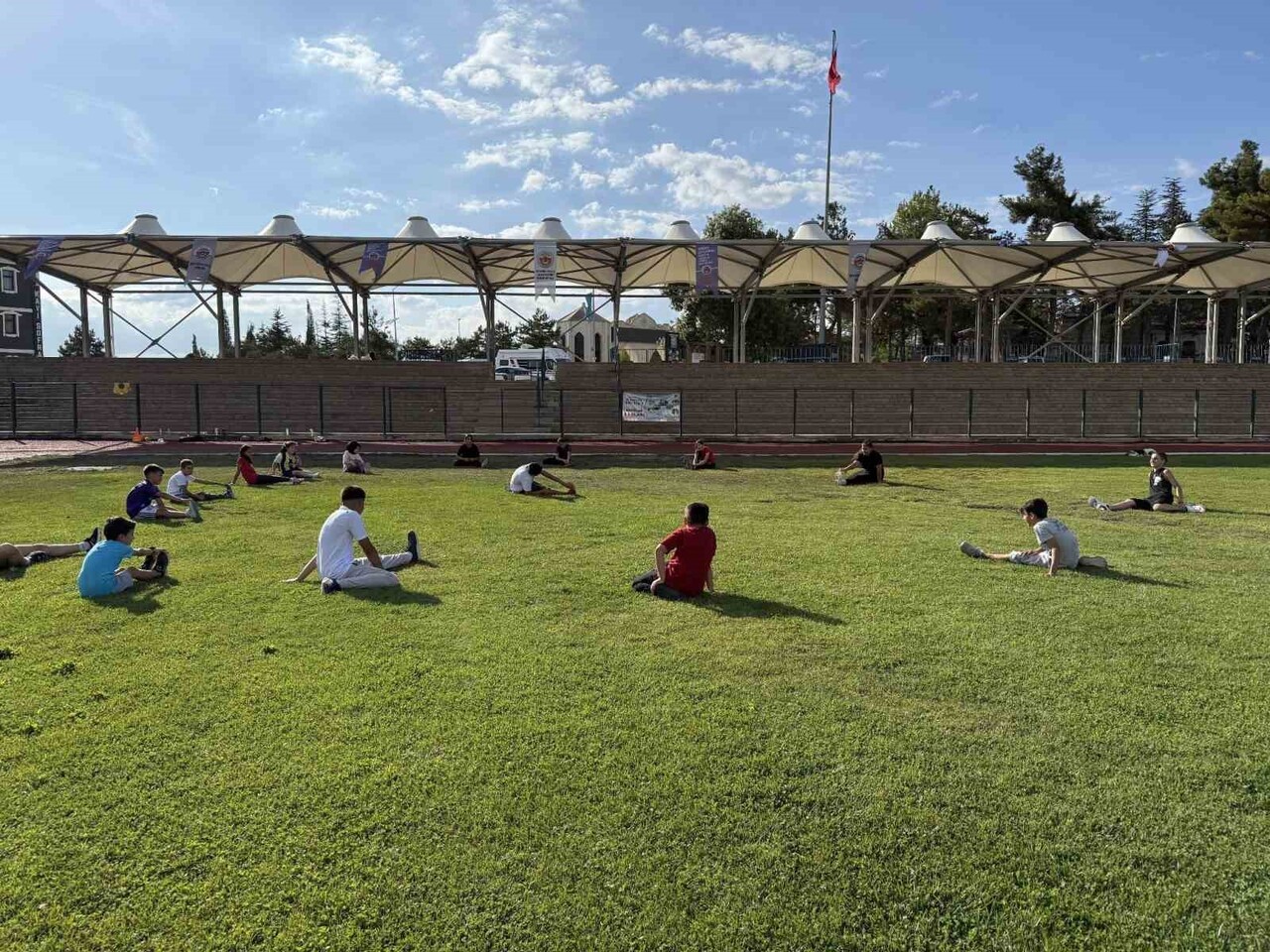 SÖĞÜT’TE ATLETİZM ANTRENMANLARI GERÇEKLEŞTİRİLDİ