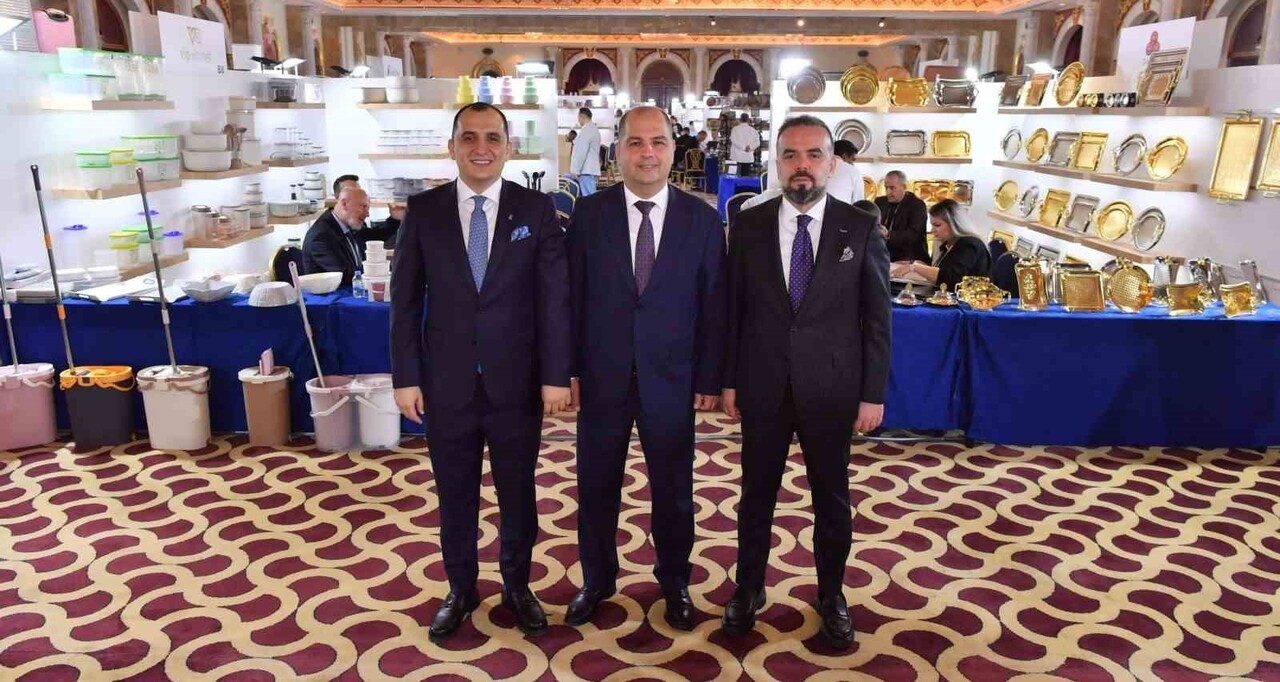 (SOLDAN SAĞA) TALHA ÖZGER, TAYFUN KILIÇ VE BURAK ÖNDER