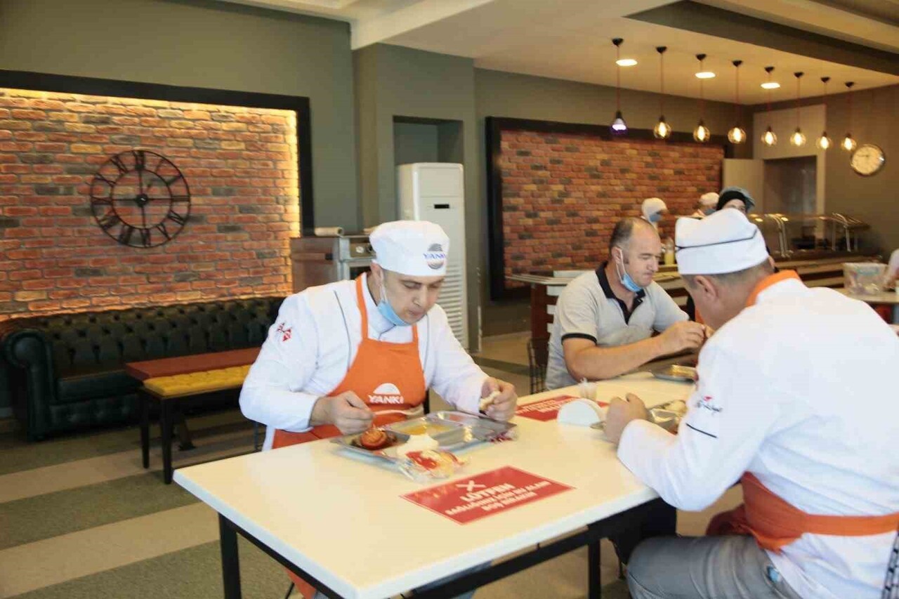 SON GÜNLERDE ART ARDA YAŞANAN ZEHİRLENME VAKALARI, TOPLU YEMEK HİZMETİNİN BİR MALİYET KALEMİ...