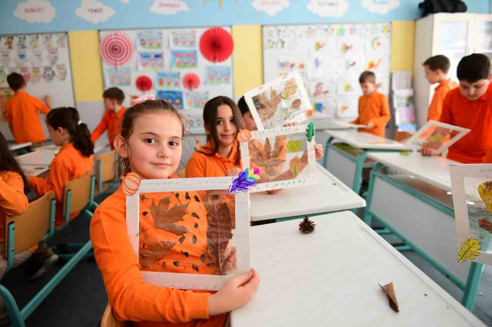 SONBAHARDA SANAT ATÖLYESİ İLE DOĞA SEVGİSİNİ KÜÇÜK YAŞLARDAN İTİBAREN YEŞERTEN OSMANGAZİ...