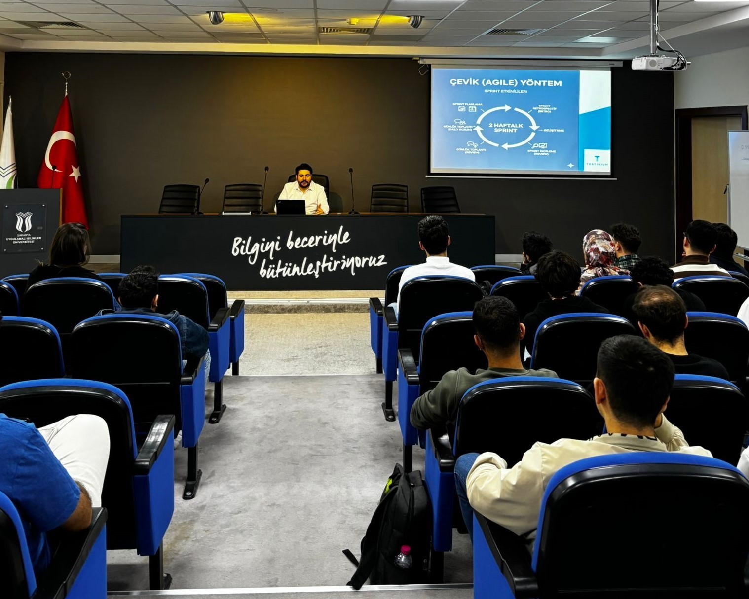 SUBÜ BİLİŞİM TEKNOLOJİLERİ TOPLULUĞU İLE TEKNOFEST TOPLULUĞU’NUN ORTAKLAŞA DÜZENLEDİĞİ ‘SEKTÖRLE...