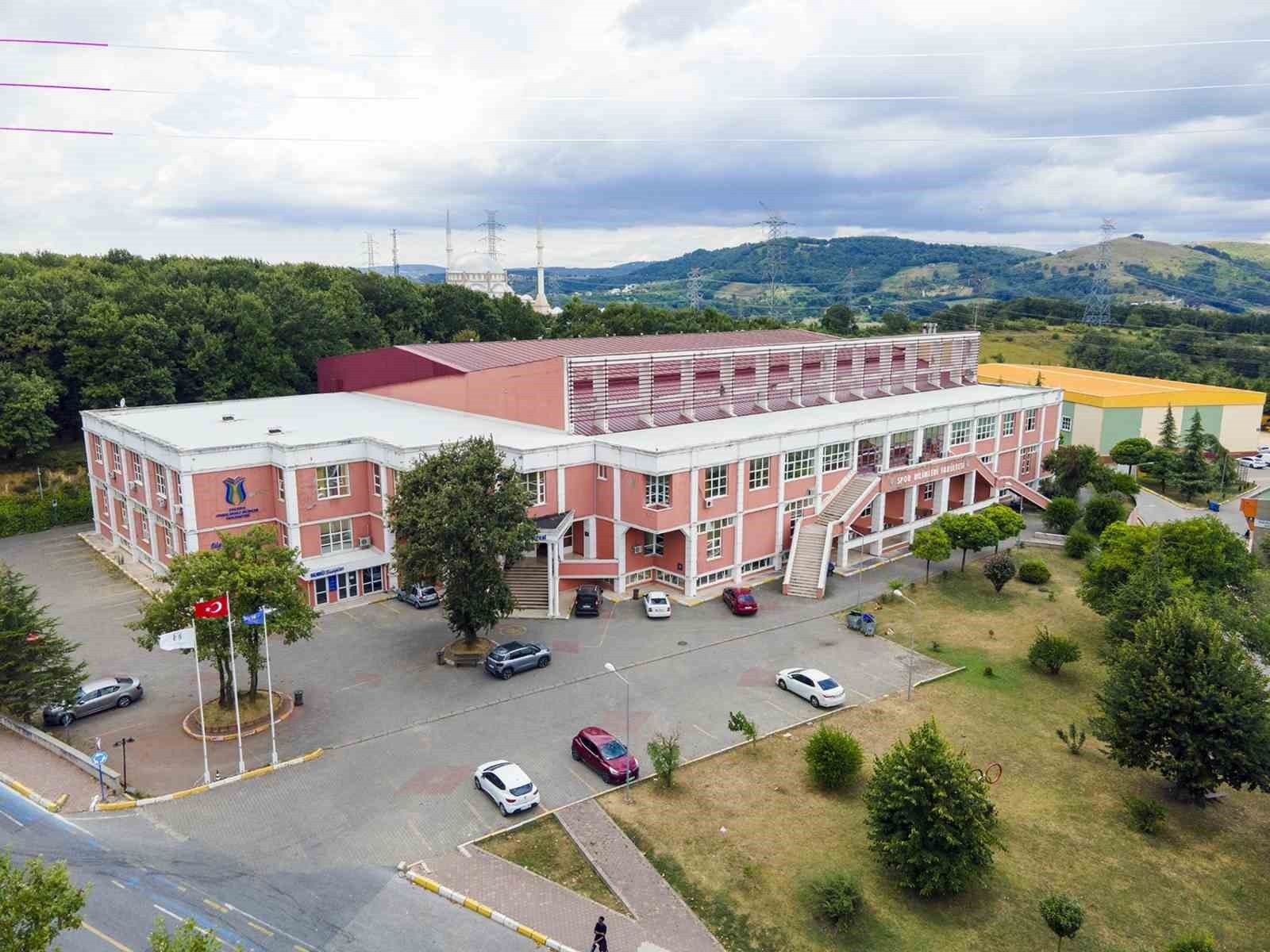 SUBÜ SPOR BİLİMLERİ FAKÜLTESİ ANTRENÖRLÜK EĞİTİMİ PROGRAMI, BEDEN EĞİTİMİ VE SPOR ÖĞRETMELİĞİ...