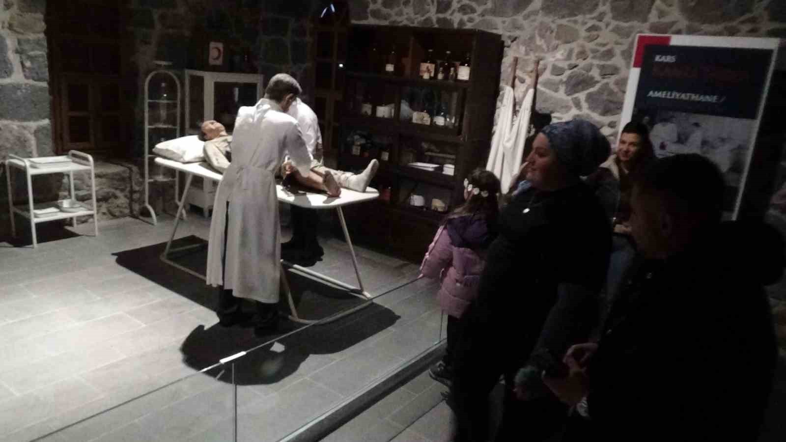 TARİHİ DOKUSU VE KÜLTÜREL MİRASIYLA DİKKAT ÇEKEN KARS'TA, "KANLI TABYA" OLARAK BİLİNEN VE...