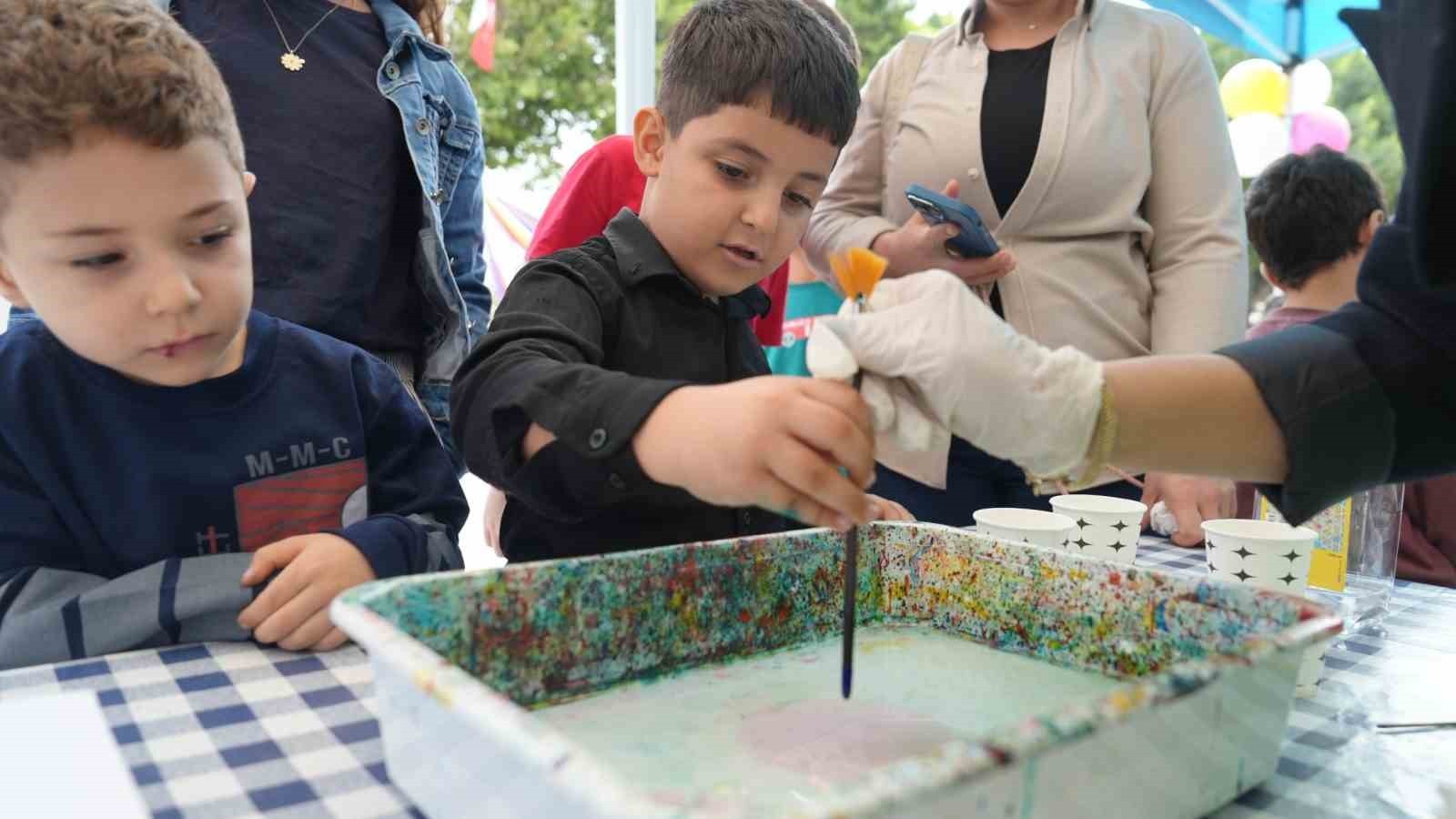 TARSUS BELEDİYESİNİN YARIYIL TATİLİNE ÖZEL HAZIRLADIĞI ETKİNLİKLERDE ÇOCUKLAR TİYATRODAN ATÖLYE...