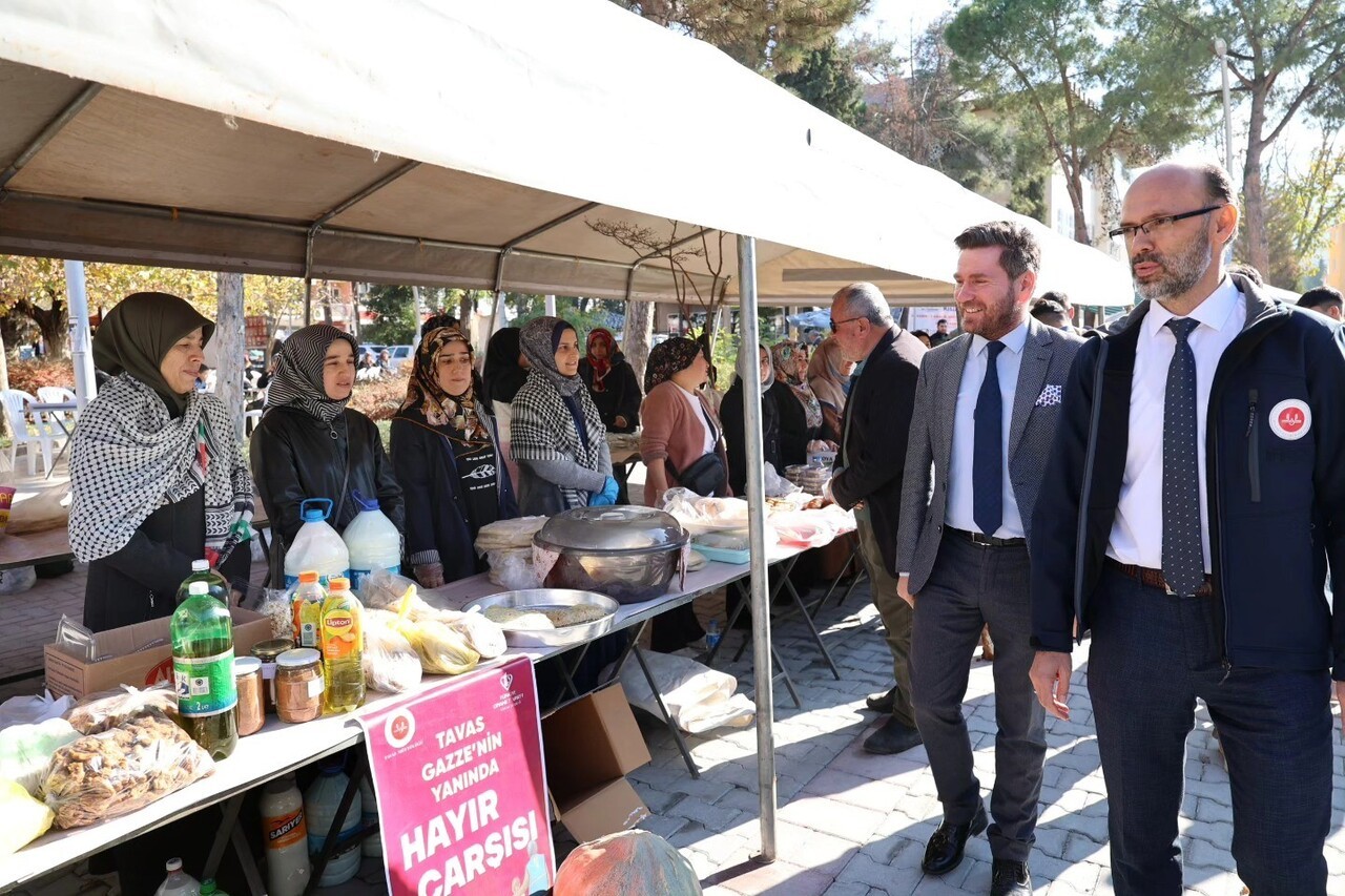TAVAS MÜFTÜLÜĞÜ TARAFINDAN GAZZE HALKI YARARINA DÜZENLENEN ETKİNLİĞE KATILAN TAVAS BELEDİYE...