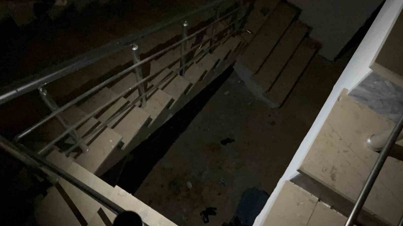 TEKİRDAĞ'IN ÇORLU İLÇESİNDE, ALKOLLÜ OLDUĞU ÖNE SÜRÜLEN VATANDAŞ DENGESİNİ KAYBEDEREK, YAKLAŞIK 2...