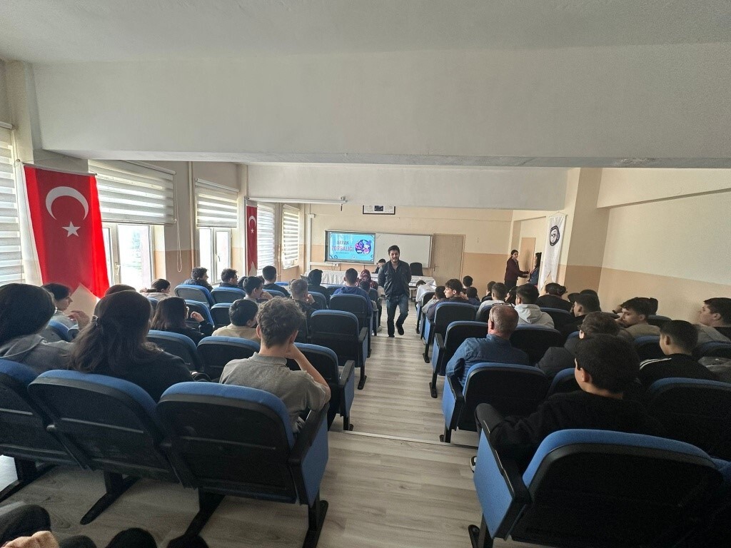 TEKİRDAĞ'IN MURATLI İLÇESİNDE MESLEKİ VE TEKNİK ANADOLU LİSESİ'NDE ÖĞRENCİLERİN SOSYAL VE DUYGUSAL...