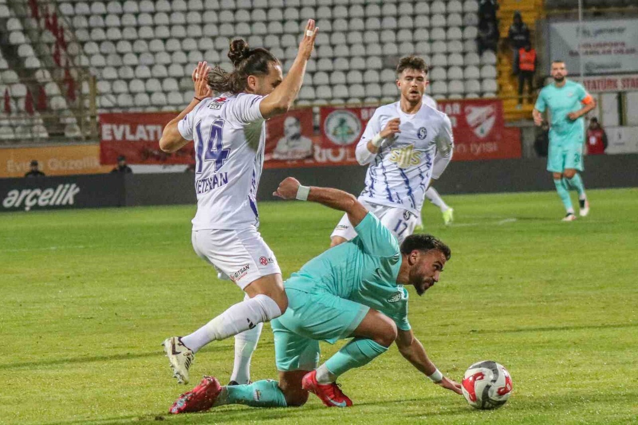 TRENDYOL 1. LİG'İN 14. HAFTASINDA SERİK SPOR, BOLU ATATÜRK STADYUMU'NDA AĞIRLADIĞI SARIYER'İ 3-0...