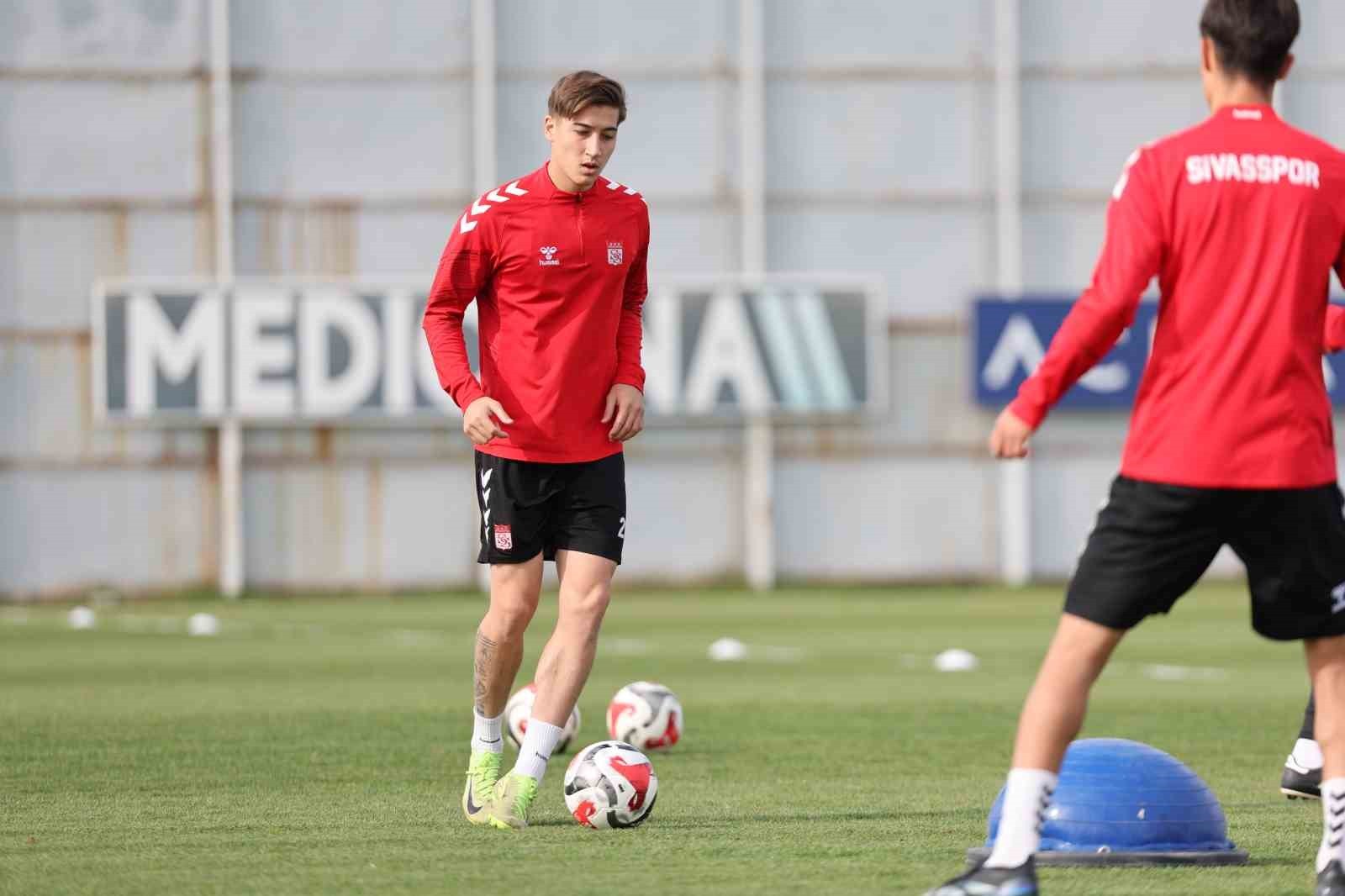 TRENDYOL 1. LİG’İN 13. HAFTASINDA SAHASINDA MANİSA FK’YI KONUK EDECEK OLAN ÖZBELSAN SİVASSPOR...