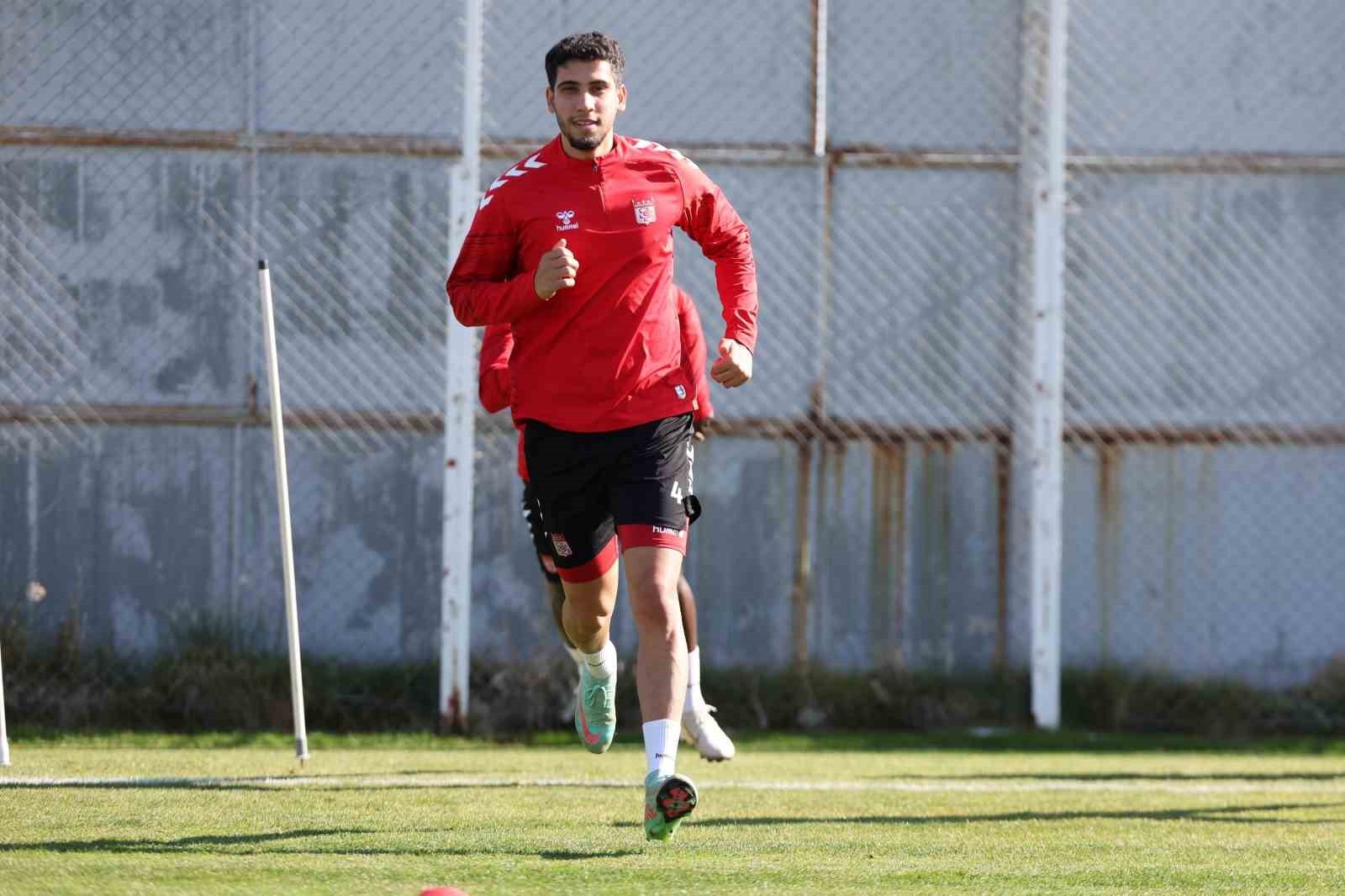 TRENDYOL 1. LİG’İN 13. HAFTASINDA SAHASINDA MANİSA FK’YI KONUK EDECEK OLAN ÖZBELSAN SİVASSPOR...