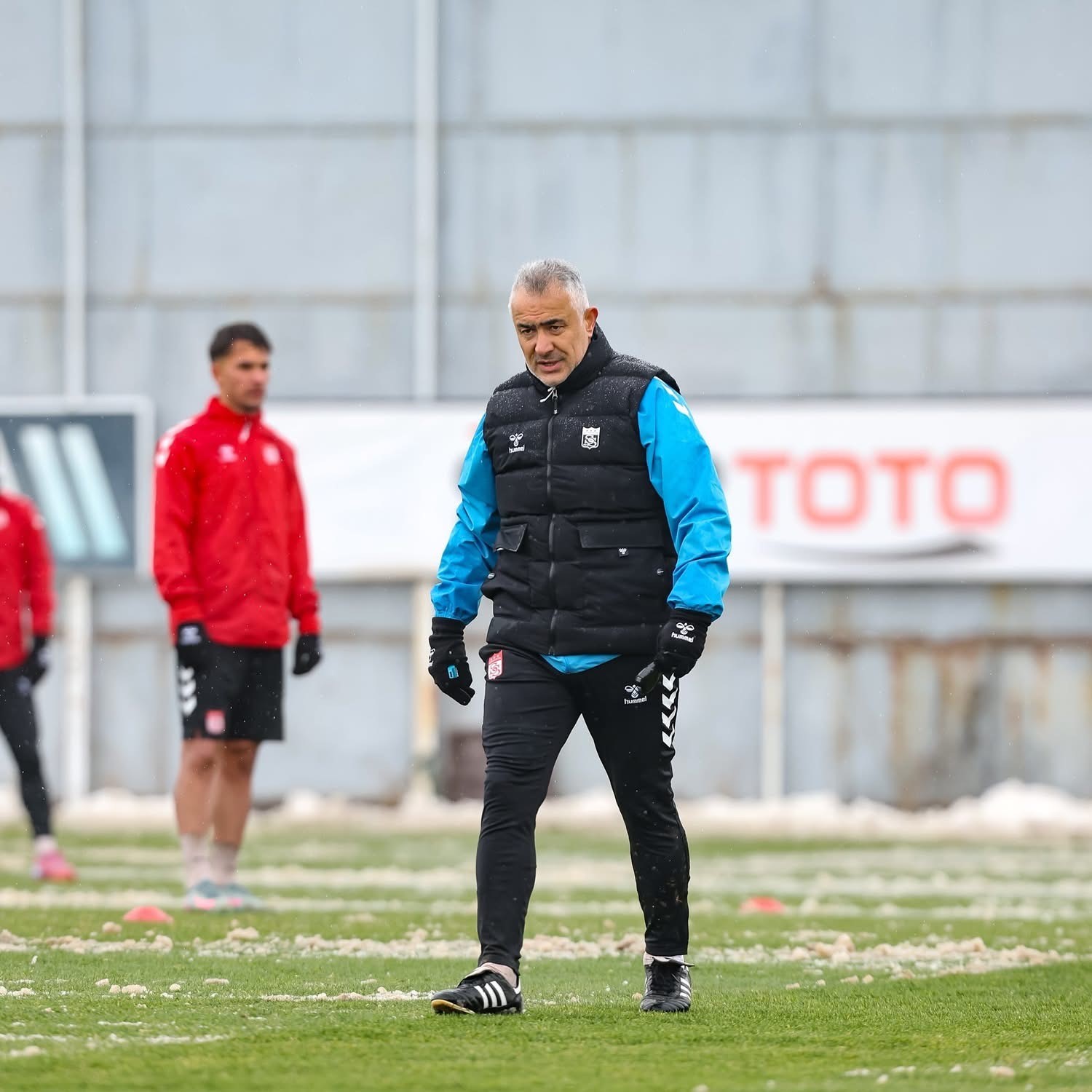 TRENDYOL 1. LİG’İN 14. HAFTASINDA DEPLASMANDA ESENLER EROKSPOR İLE KARŞILAŞACAK OLAN ÖZBELSAN...