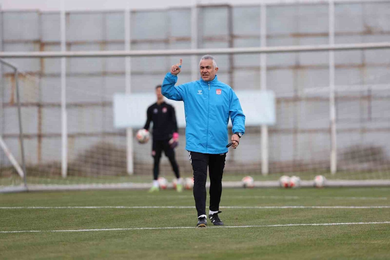 TRENDYOL 1. LİG’İN 15. HAFTASINDA SAHASINDA BOLUSPOR’U KONUK EDECEK OLAN ÖZBELSAN SİVASSPOR...