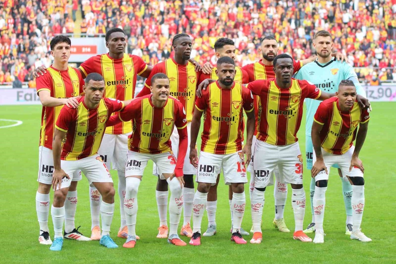 TRENDYOL SÜPER LİG'İN 13. HAFTASINDA GÖZTEPE, KOCAELİSPOR'U KONUK EDİYOR. KARŞILAŞMANIN İLK YARISI...