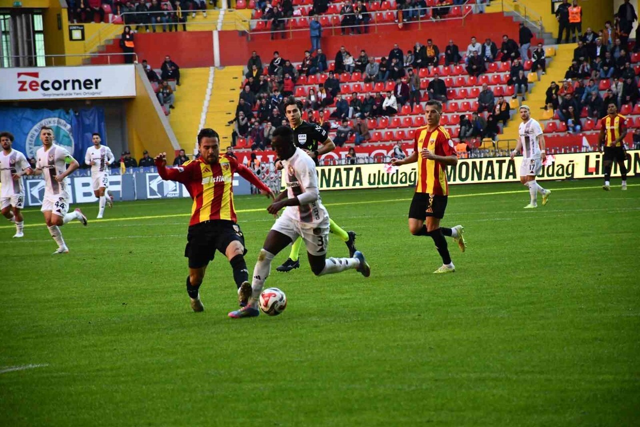 TRENDYOL SÜPER LİG'İN 13. HAFTASINDA KAYSERİSPOR, EVİNDE GAZİANTEP FK İLE KARŞILAŞIYOR....